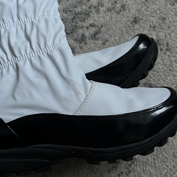 Totes Snow Boots - Picture 7 of 8